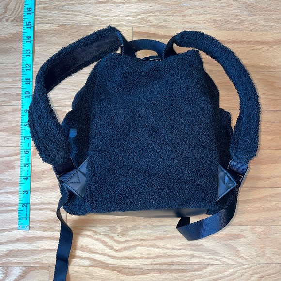 Hunter Black Sherpa Backpack - Picture 4 of 7